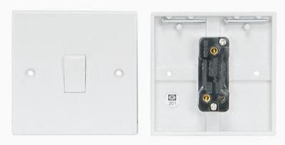 Mercury 429.901 1 Gang 1-Way On/Off Light Switch BSEN60669-1 Compliant White